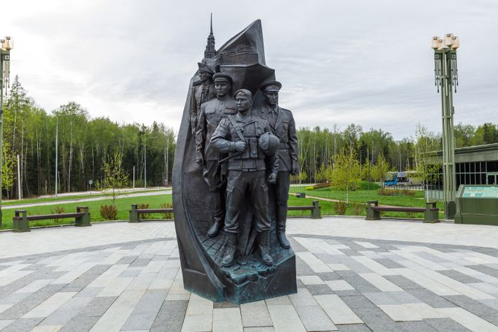 Скульптура «Военная полиция» в Центральном парке «Патриот» Одинцовского округа
