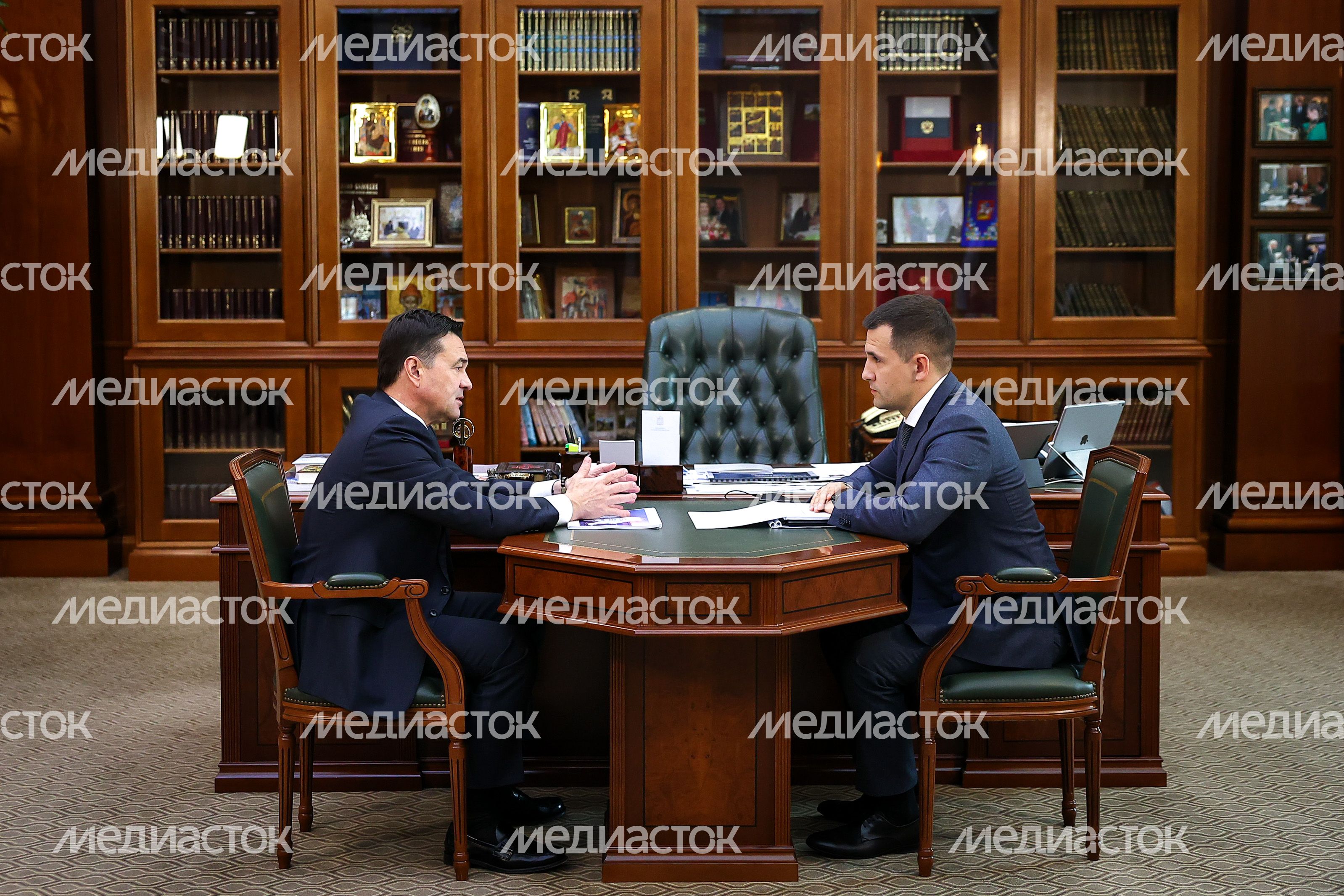Губернатор обсудил с главой Ленинского округа реализацию президентских проектов