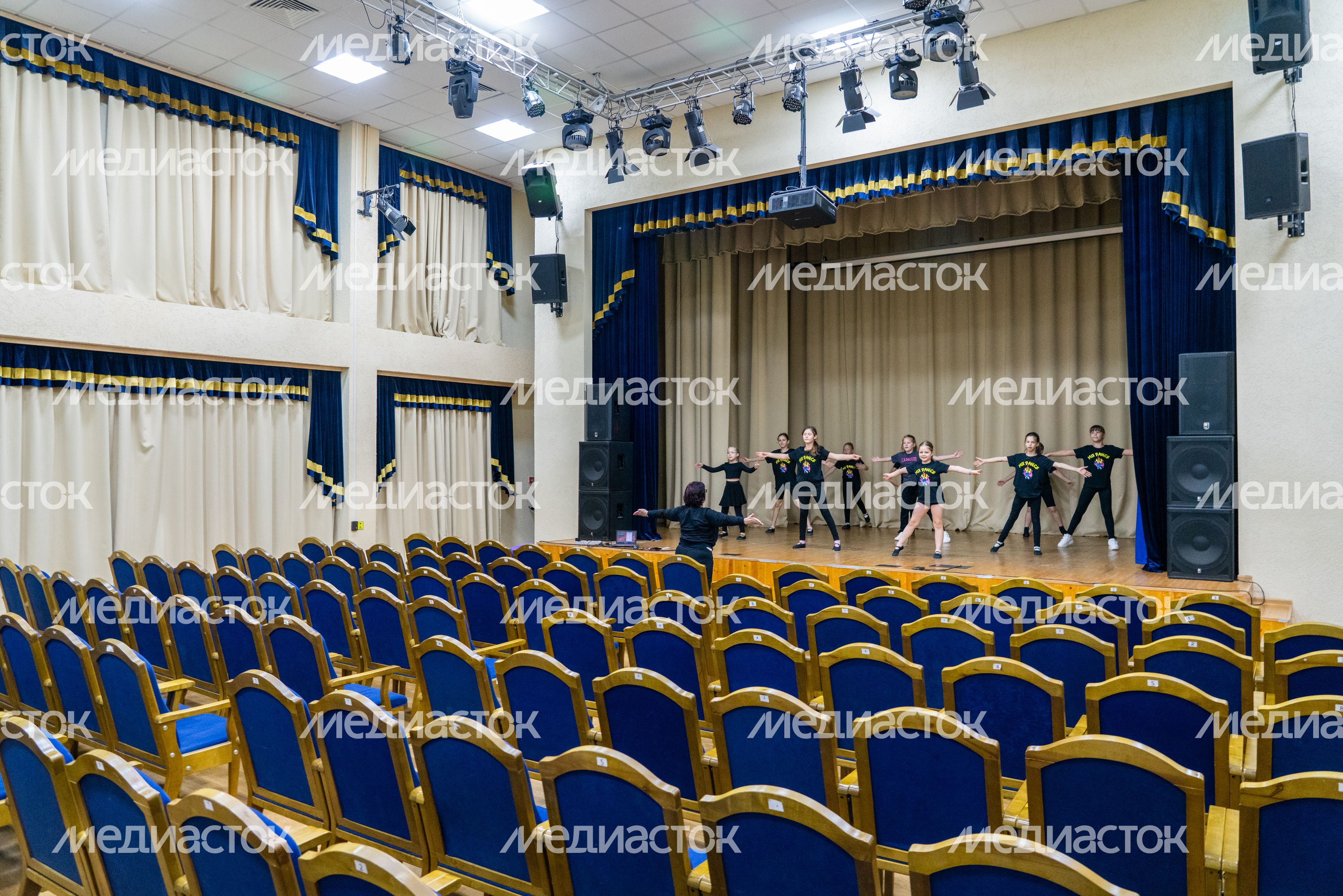 Концертный зал в Центре культурного развития «Вертикаль» в Пущино Концертный зал в Центре культурного развития «Вертикаль» в Пущино