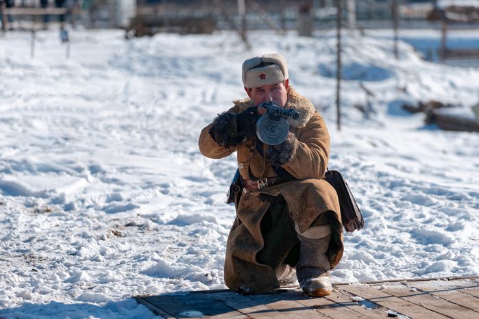Военно-историческая реконструкция битвы за Сталинград у храма ВС РФ в Кубинке