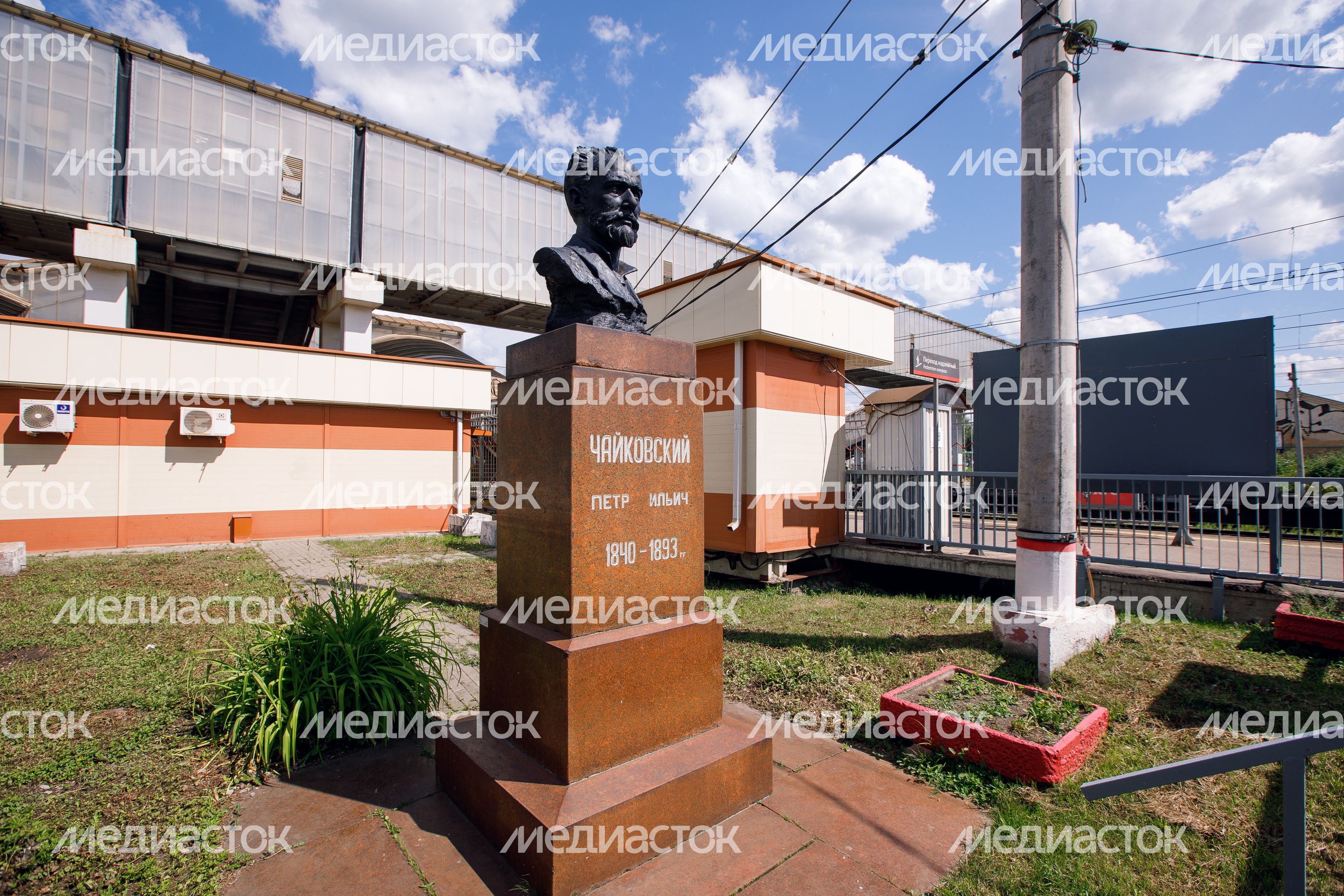 Памятники Чайковскому