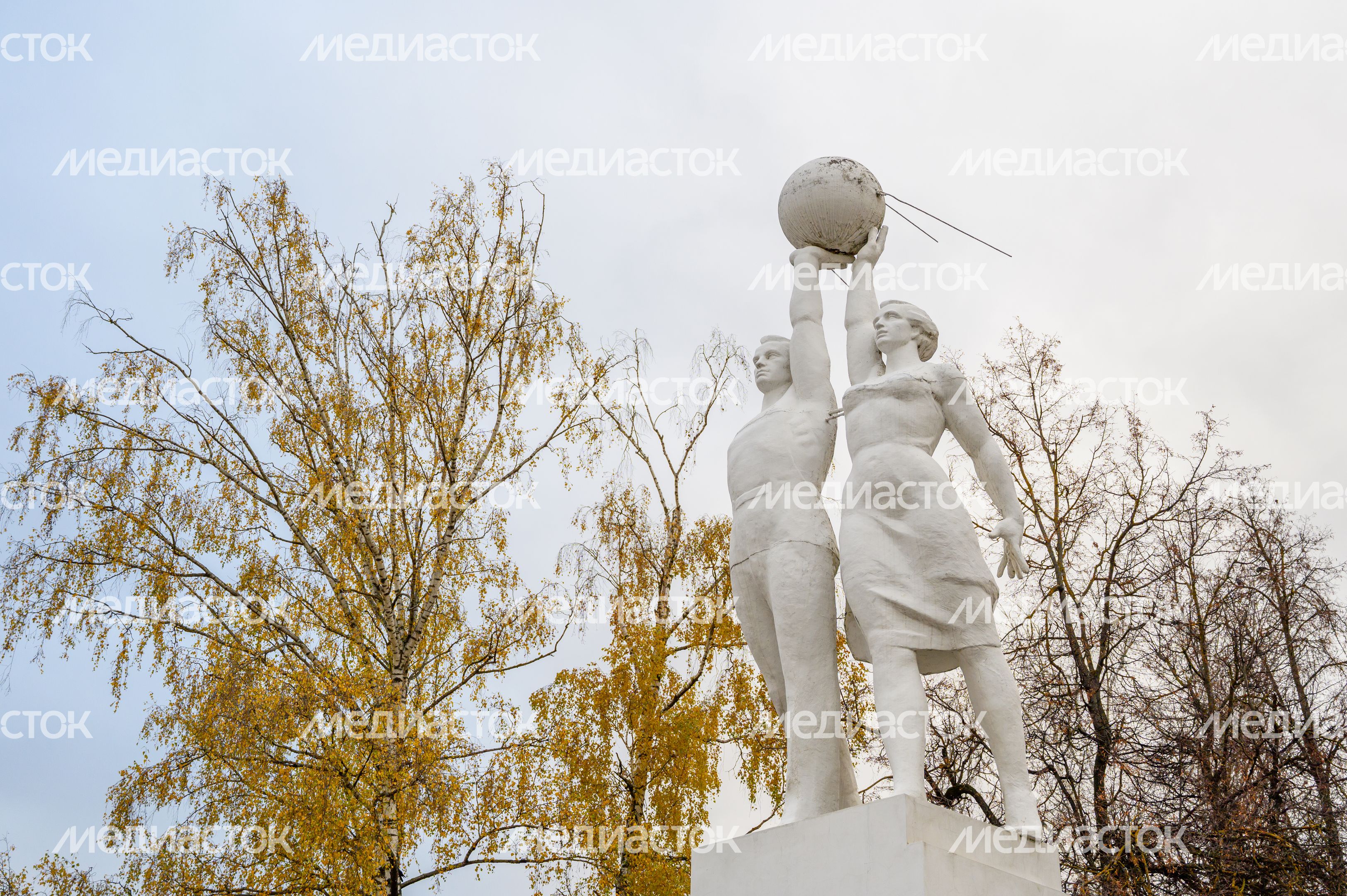 Памятник «Покорителям космоса» в Егорьевске Памятник «Покорителям космоса» в Егорьевске