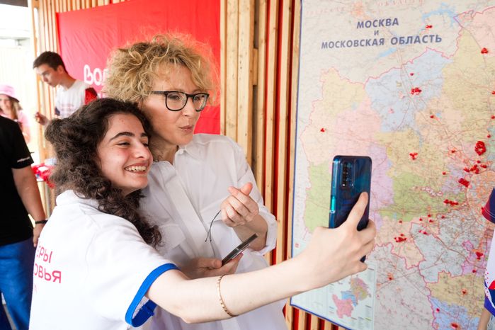 Яна Чурикова на фестивале "Волонтеров Подмосковья" в Красногорске