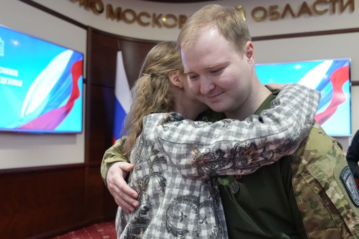 Добровольцам подразделения БАРС вручили государственные награды