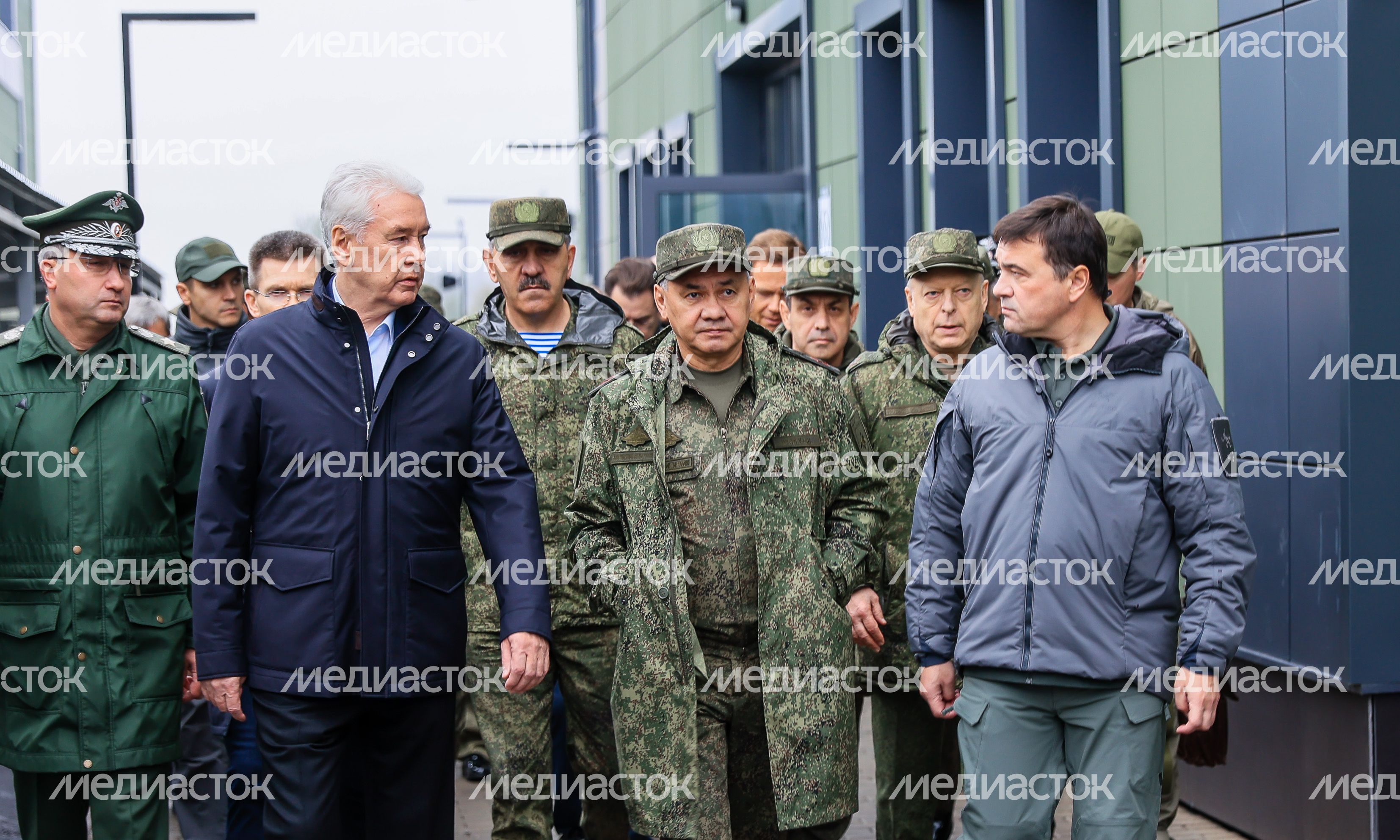 Проверка губернатором Подмосковья условий размещения мобилизованных в парке «Патриот»