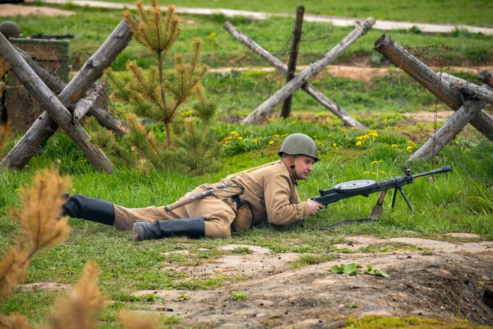 Военно-историческая реконструкция «Штурм Кенигсберга» в День Победы в парке «Патриот» Одинцовского округа