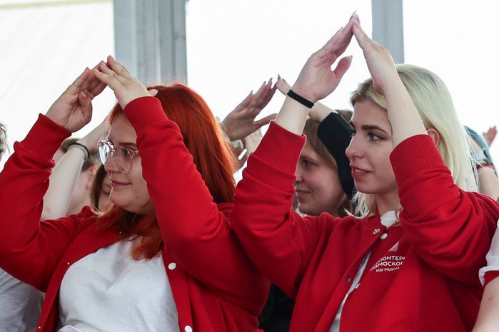 Панельная дискуссия с волонтерами-героями, устранявшими последствия чрезвычайных ситуаций