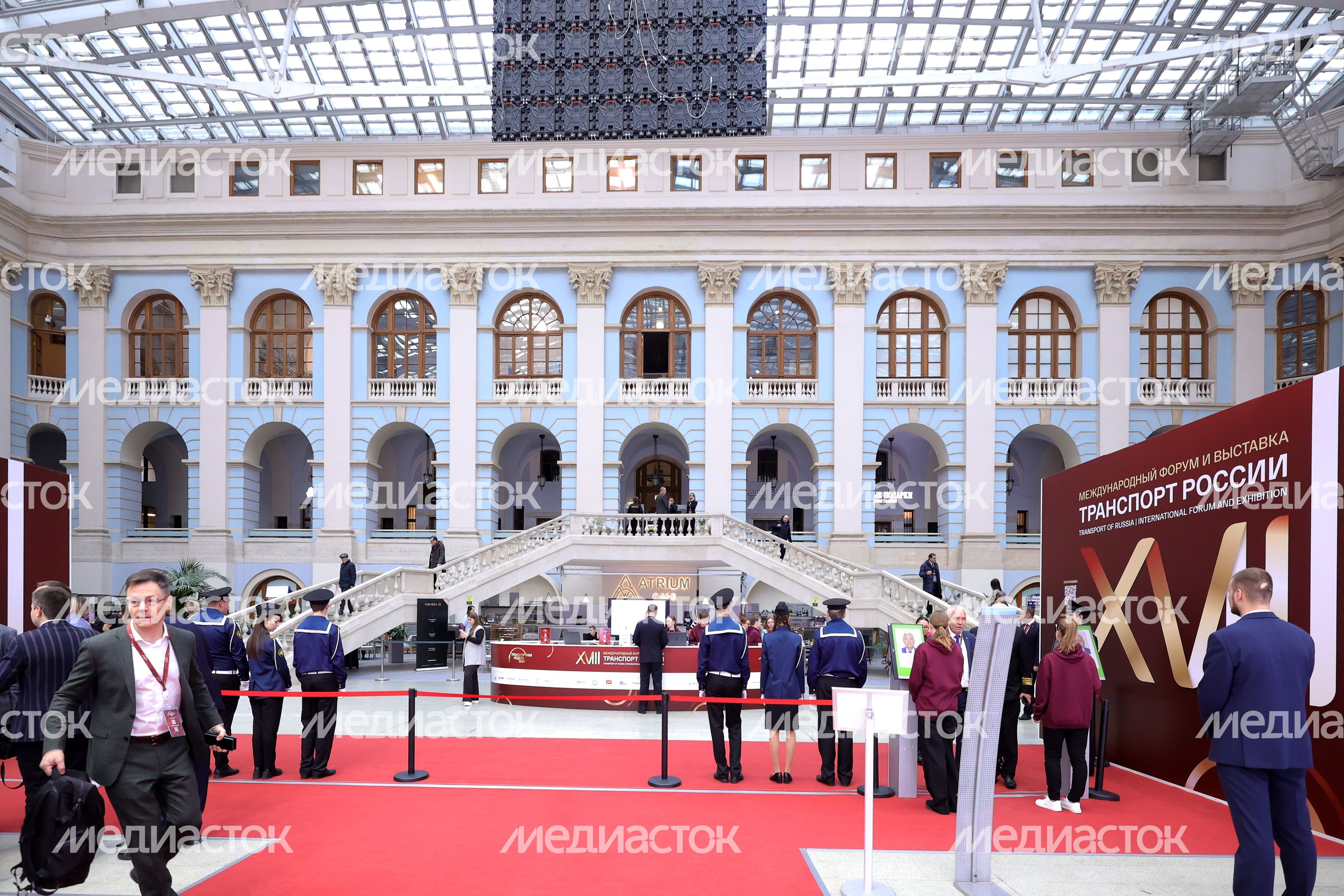 На площадке XVIII Международного форума "Транспорт России" На площадке XVIII Международного форума "Транспорт России"