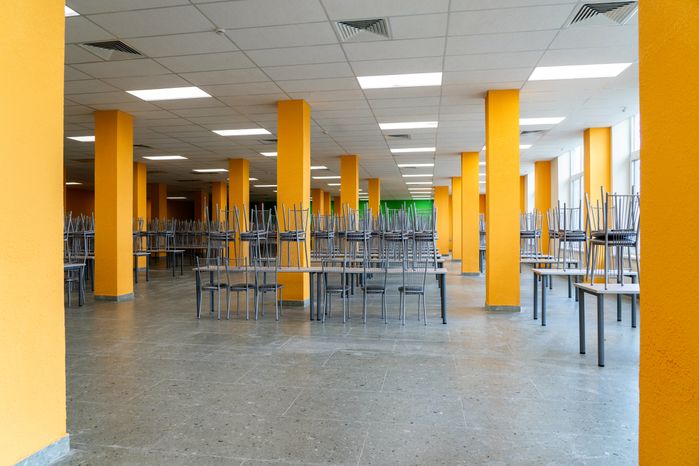Столовая в новом корпусе образовательного центра «Сабурово» в Красногорске