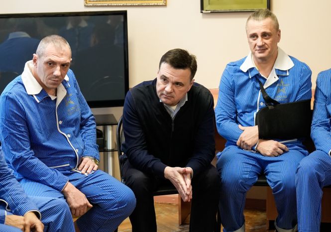 Андрей Воробьев навестил бойцов в военном госпитале под Солнечногорском