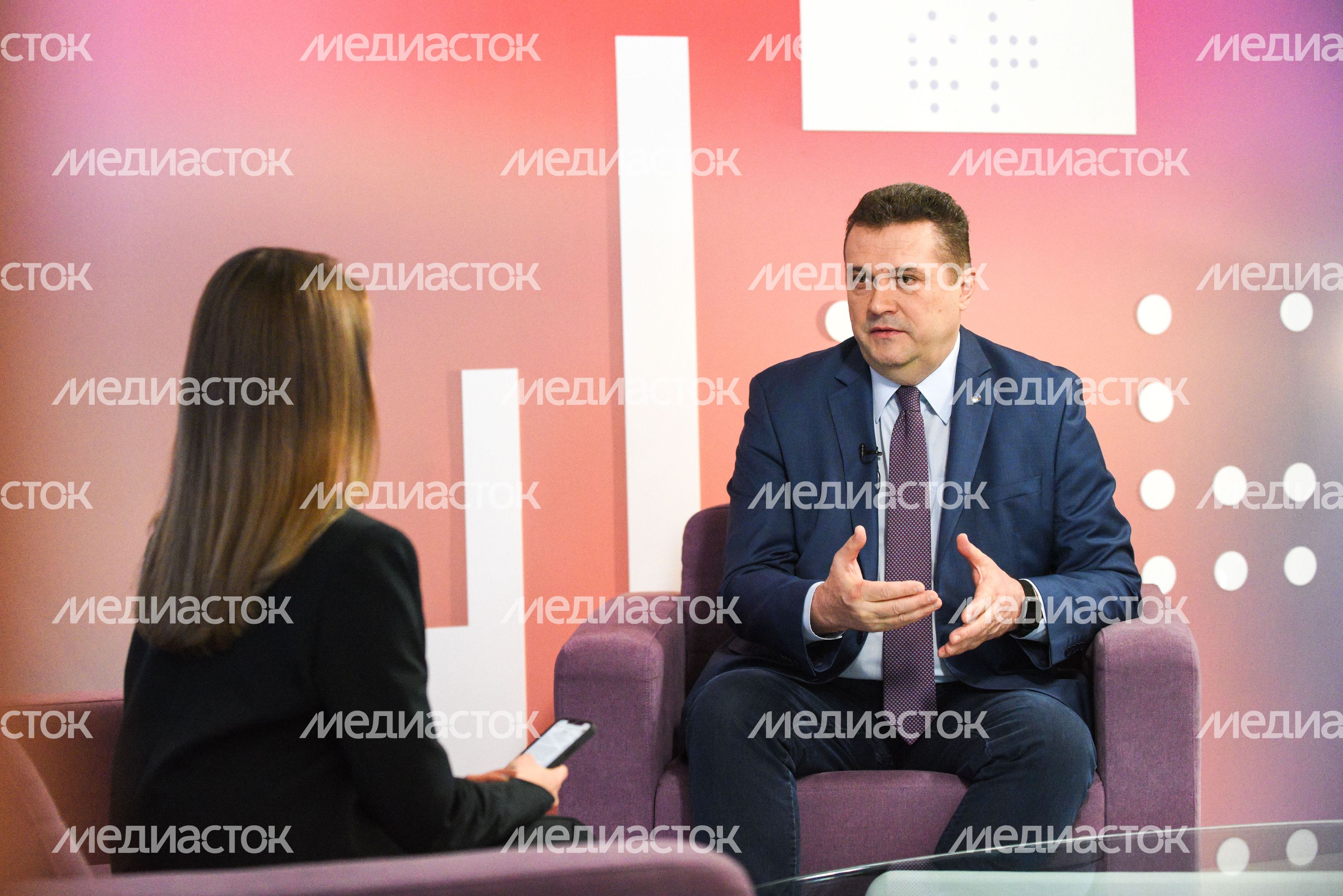 Интервью с журналистами перед церемонией вручения премии «Медиана».