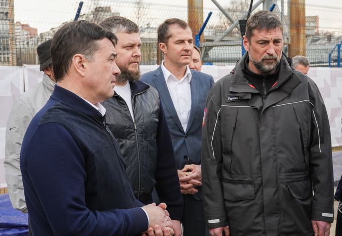 Проверка строительства пешеходного перехода в Люберцах Губернатором Подмосковья