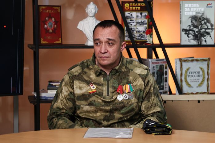 Встреча Андрея Воробьева с жителями Люберец Еленой Громковой и участником СВО Константином