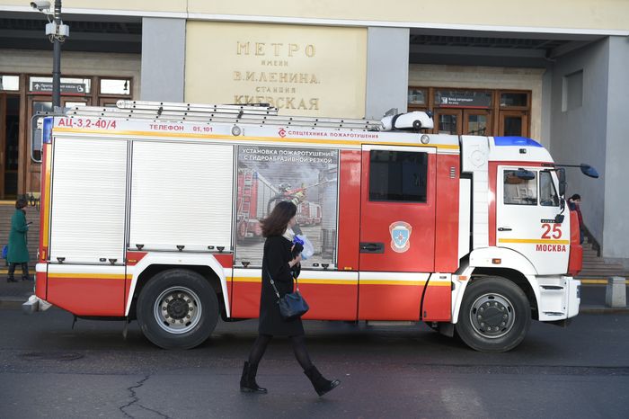 Работа аварийный служб на площади Киевского вокзала