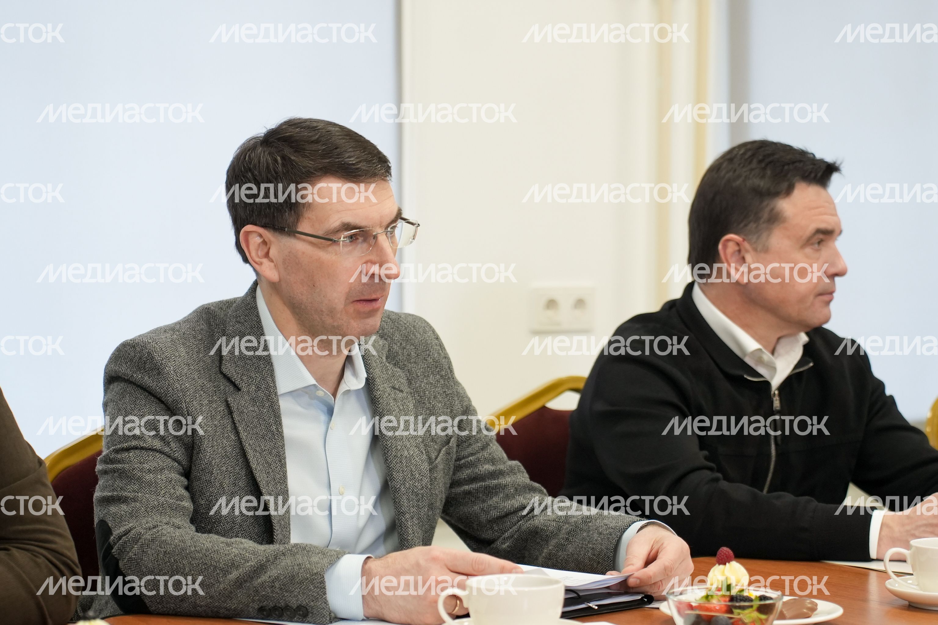 Андрей Воробьев и Игорь Щёголев встретились с финалистами программы "Герои Подмосковья" Андрей Воробьев и Игорь Щёголев встретились с финалистами программы "Герои Подмосковья"