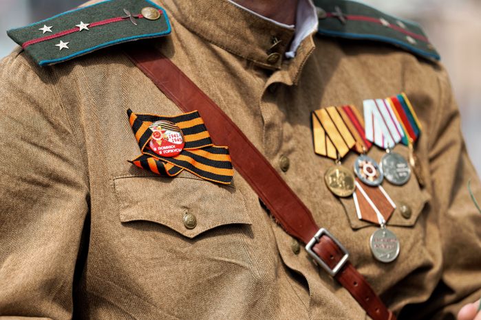 Патриотическое воспитание: возложение цветов к памятнику летчикам в аэроклубе ВВС Одинцовского округа ко Дню Победы