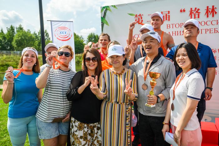 Гонки на лодках-драконах в Красногорске в год празднования 75-летия дипотношений КНР и России