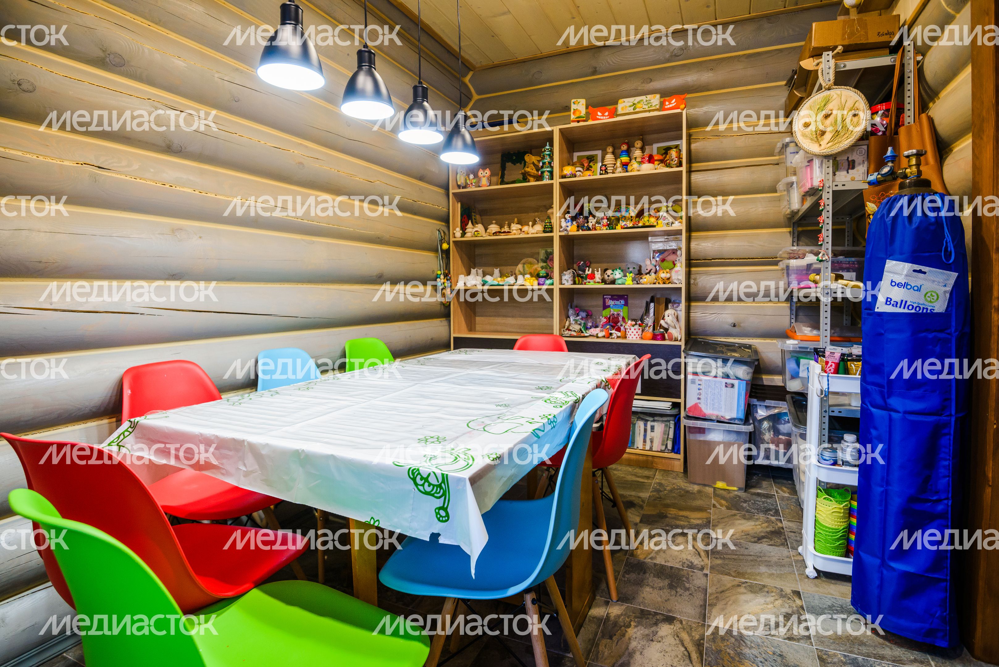Сказочный музей Бабы Яги в царстве Мухомора в округе Щелково