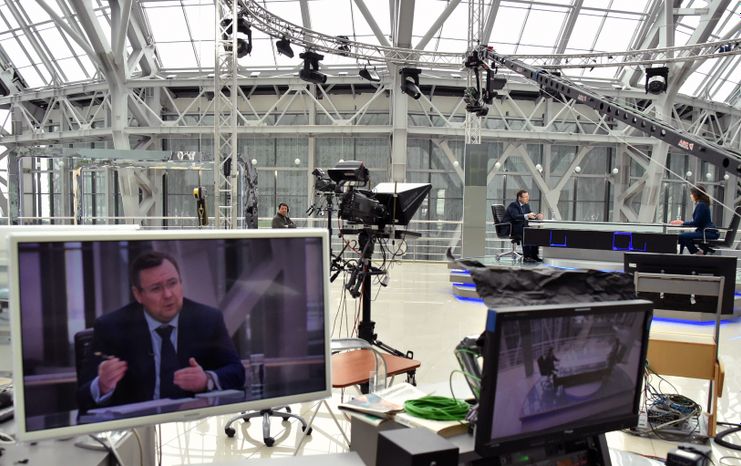 Игорь Тресков дает интервью телеканалу 360°