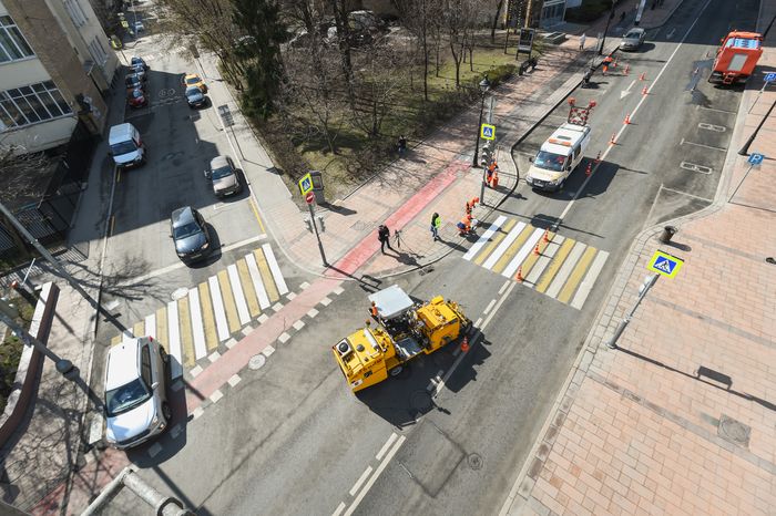 Нанесение дорожной разметки в Москве