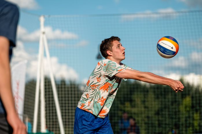 Пляжный волейбол на новой площадке «Пойма volley» в Красногорске