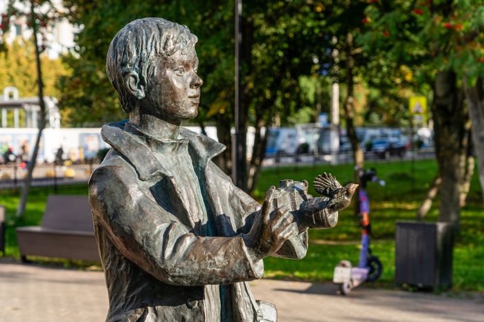 Скульптура «Юный фотограф» в Красногорске