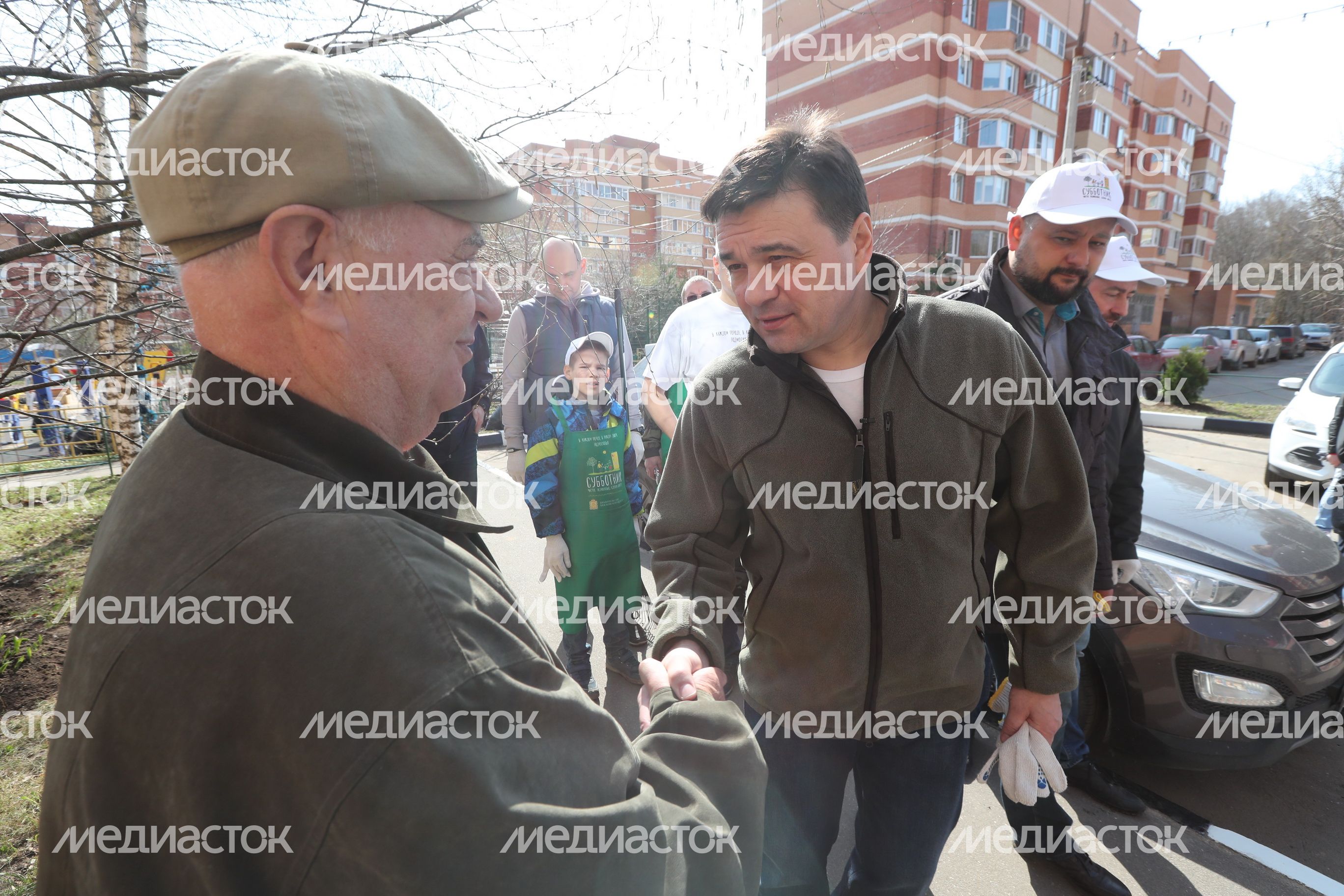 Воробьев принял участие в субботнике в Красногорске