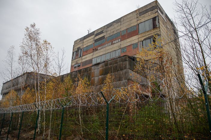 Осенние виды заброшенного завода «Кормофос»