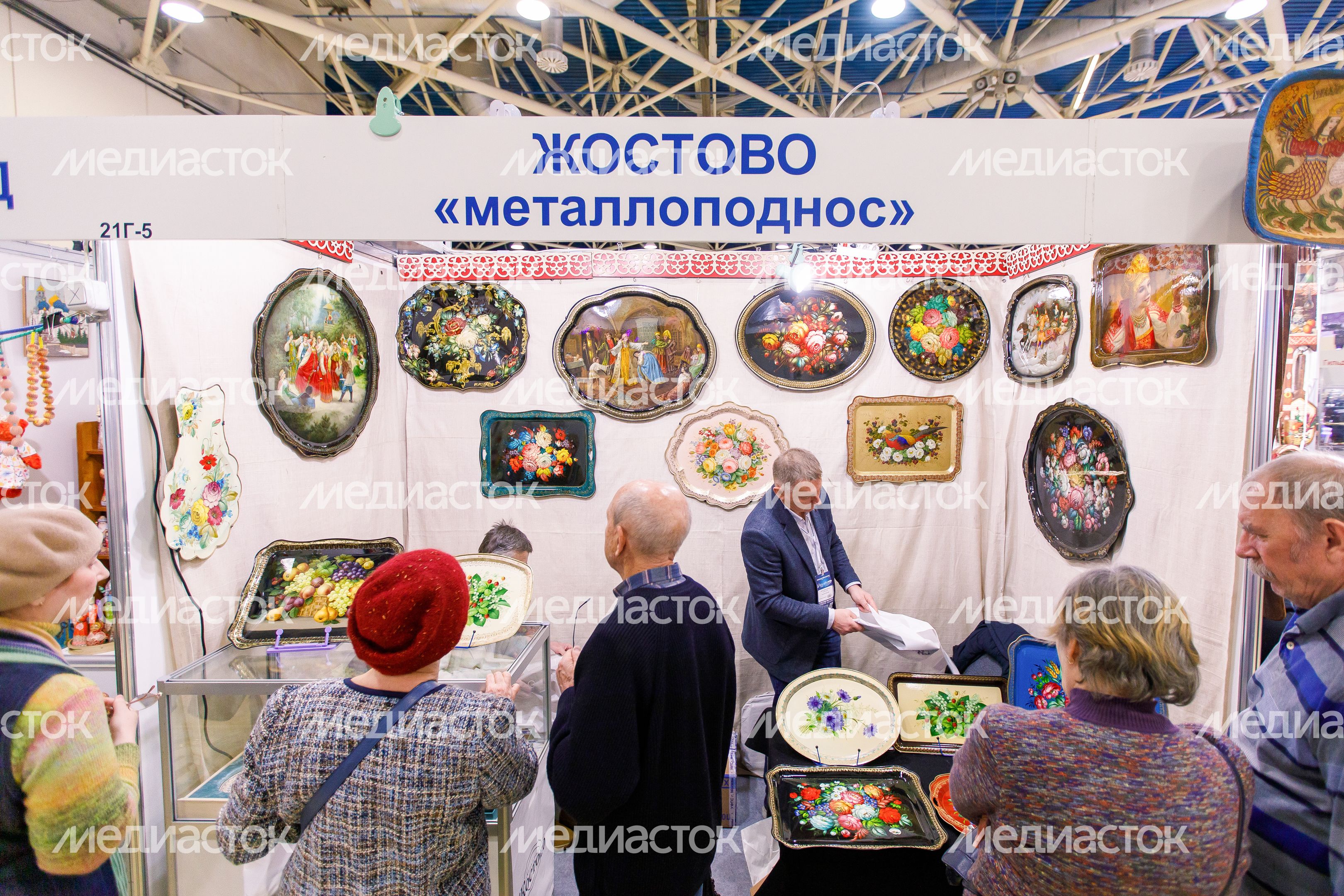Предметы народных художественных промыслов на выставке «Ладья. Зимняя сказка 2024» Предметы народных художественных промыслов на выставке «Ладья. Зимняя сказка 2024»