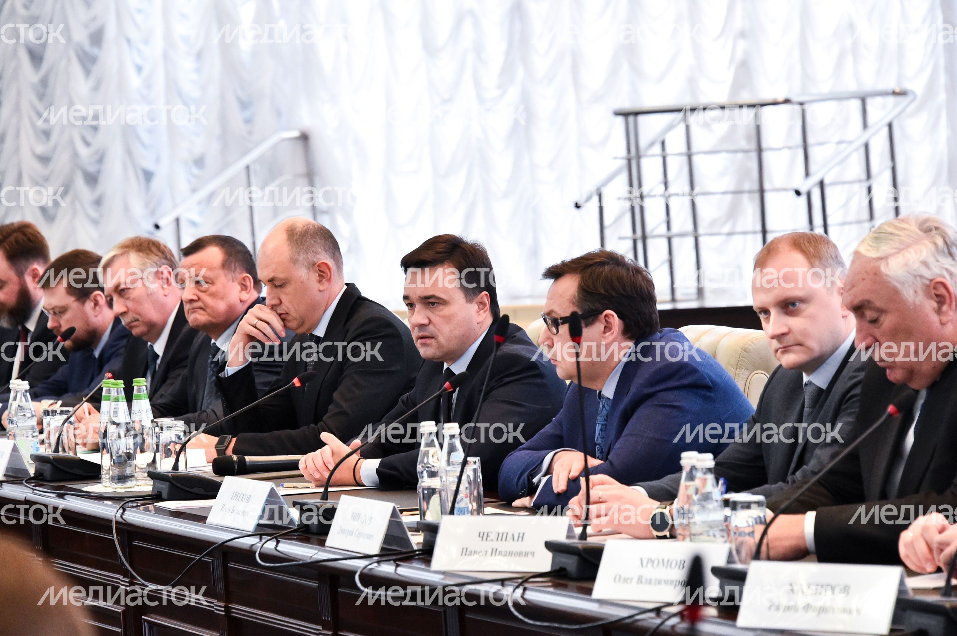 Губернатор провел рабочее совещание с представителями дорожной отрасли Подмосковья