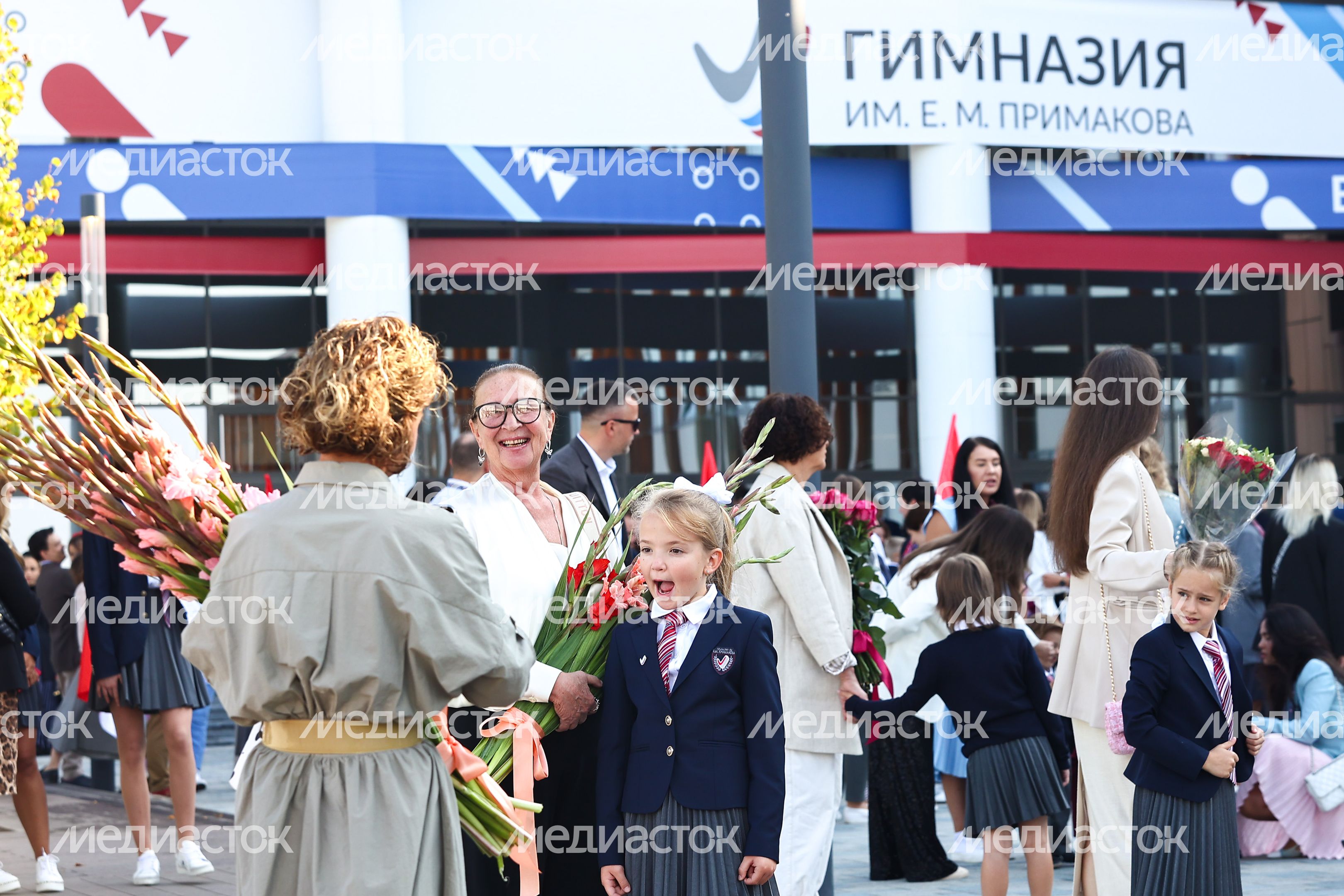 Торжественная линейка в гимназии им. Е.М. Примакова с участием Губернатора Подмосковья
