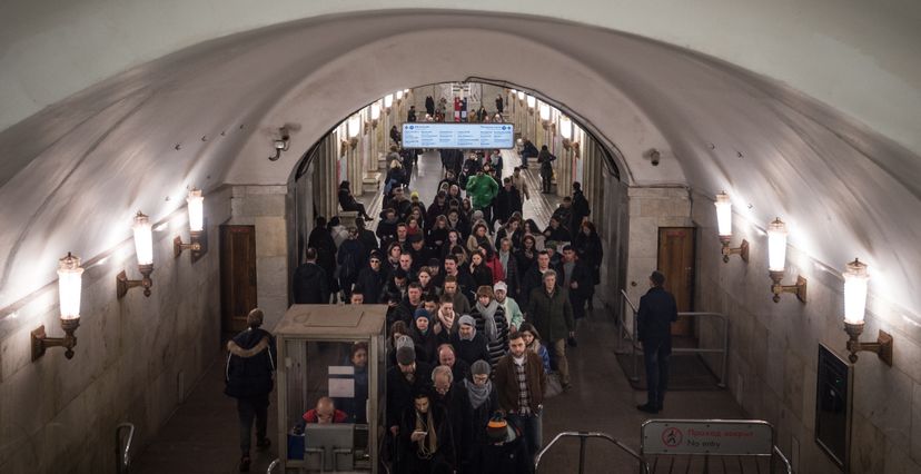 Станция метро Смоленская Арбатско-Покровской линии в Москве