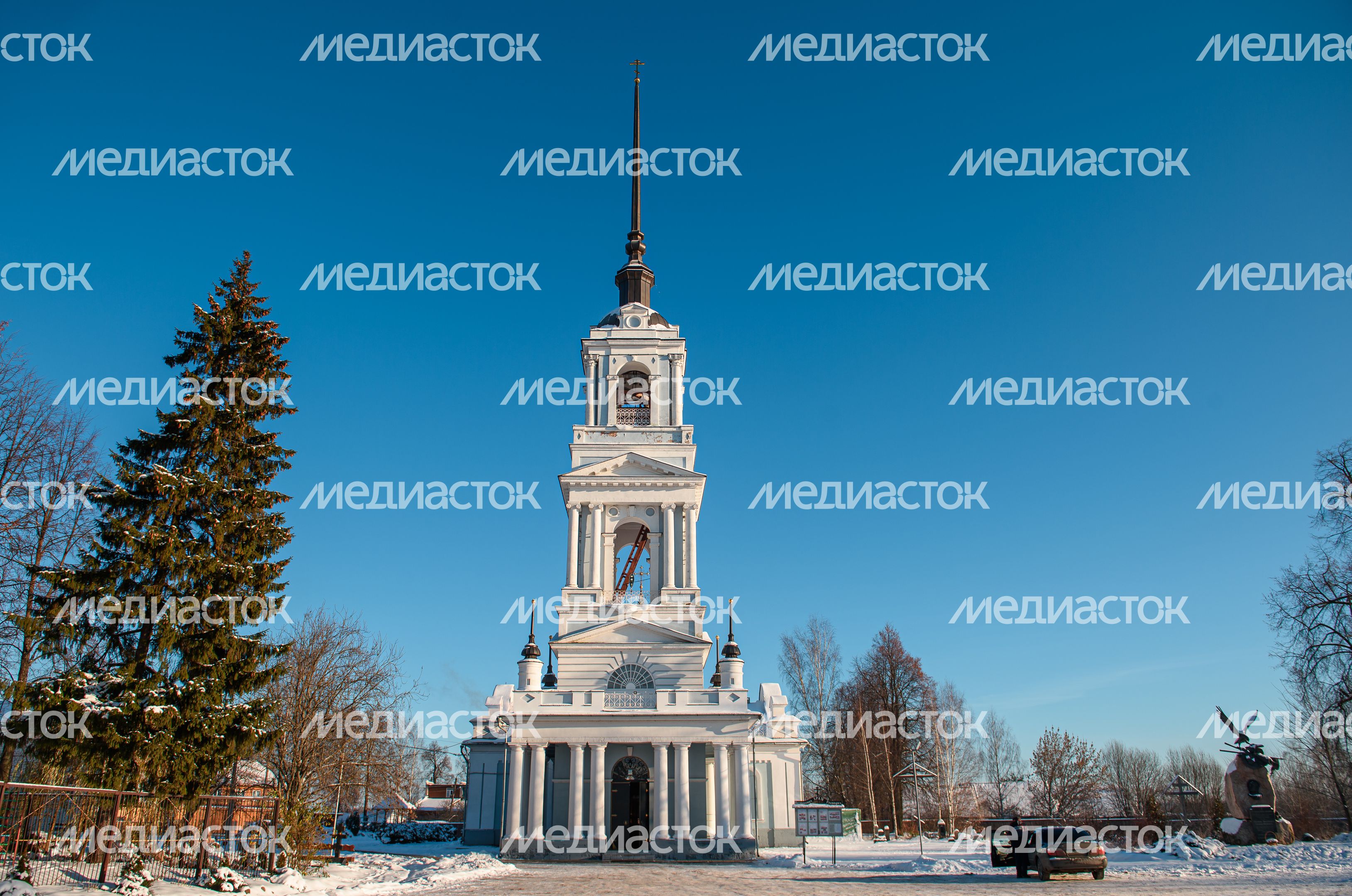 Зимние виды Вознесенской Церкви в городе Калязин