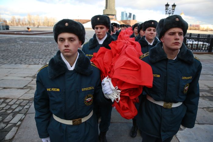 Акция «Знамя Победы» на Поклонной горе в Москве