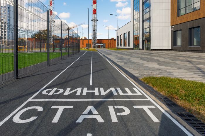 Спортивная площадка новой средней школы №20 на 1100 мест в микрорайоне Подрезково города Химки