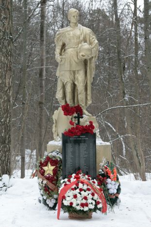 Мемориал «Бронзовый солдат» в Звенигороде