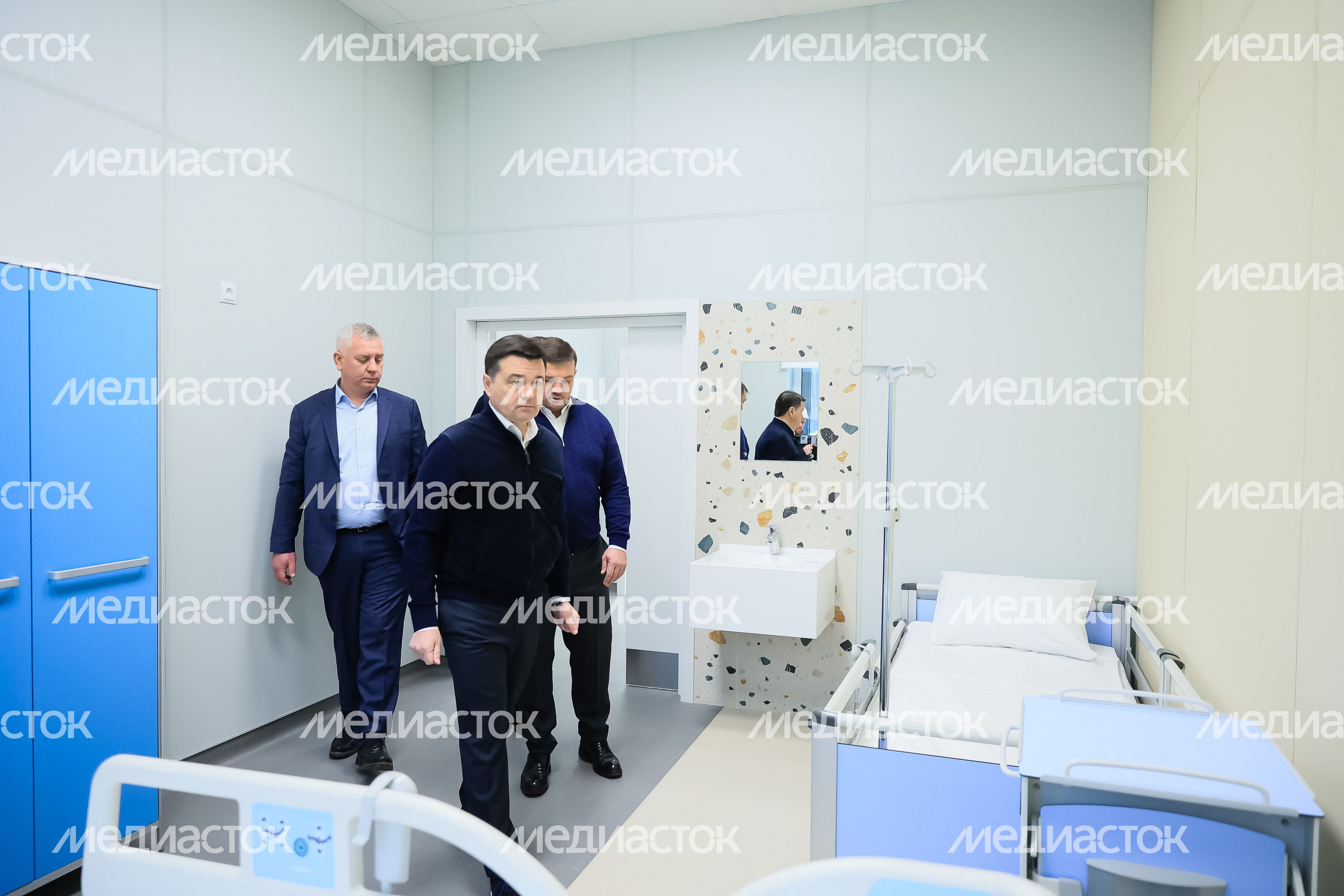 Посещение Губернатором Подмосковья стройплощадки Детской областной больницы в Красногорске