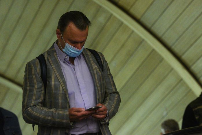 Проверки соблюдения масочно-перчаточного режима в общественном транспорте в Москве