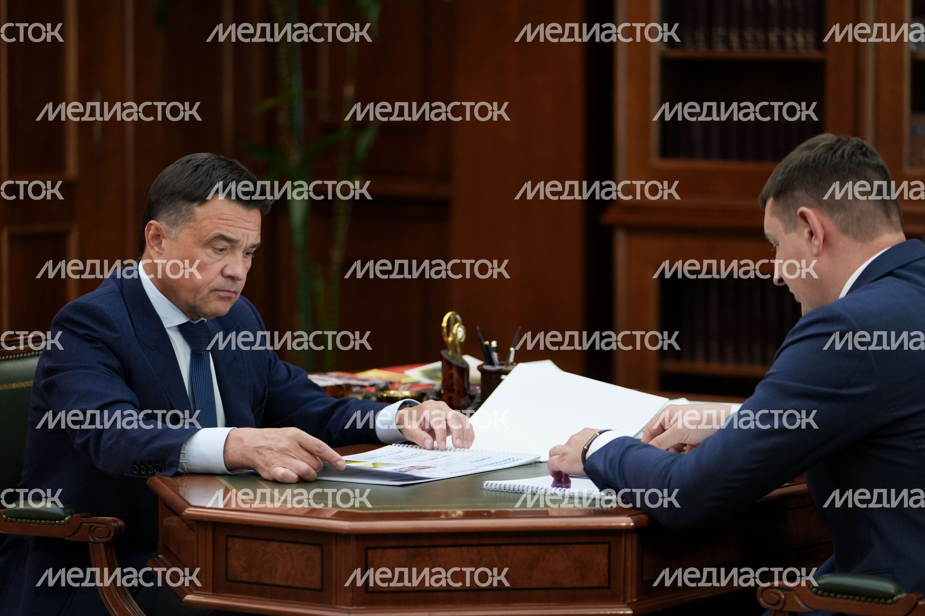 Андрей Воробьев провел рабочую встречу с главой Богородского городского округа Денисом Семеновым