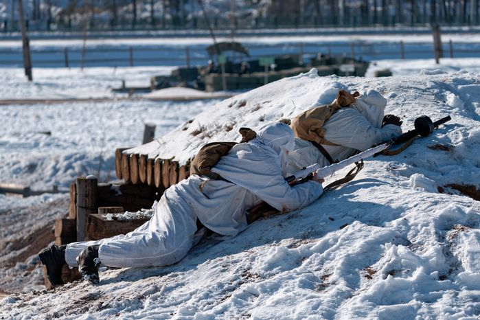 Военно-историческая реконструкция битвы за Сталинград у храма ВС РФ в Кубинке