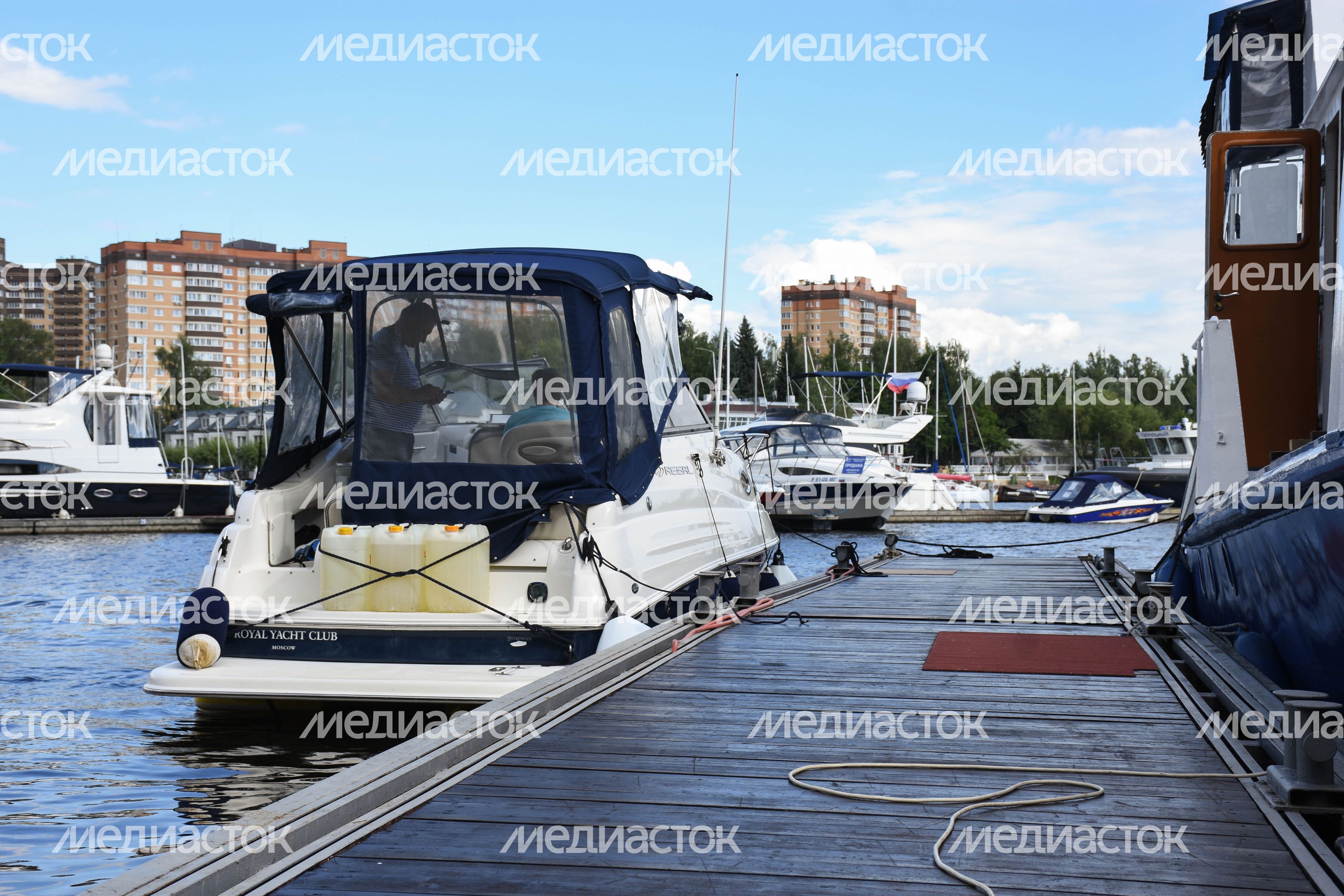 Московский международный яхтенный порт в Долгопрудном