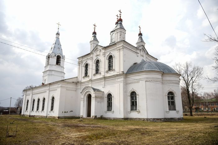 Воскресенская церковь в Шаховском районе