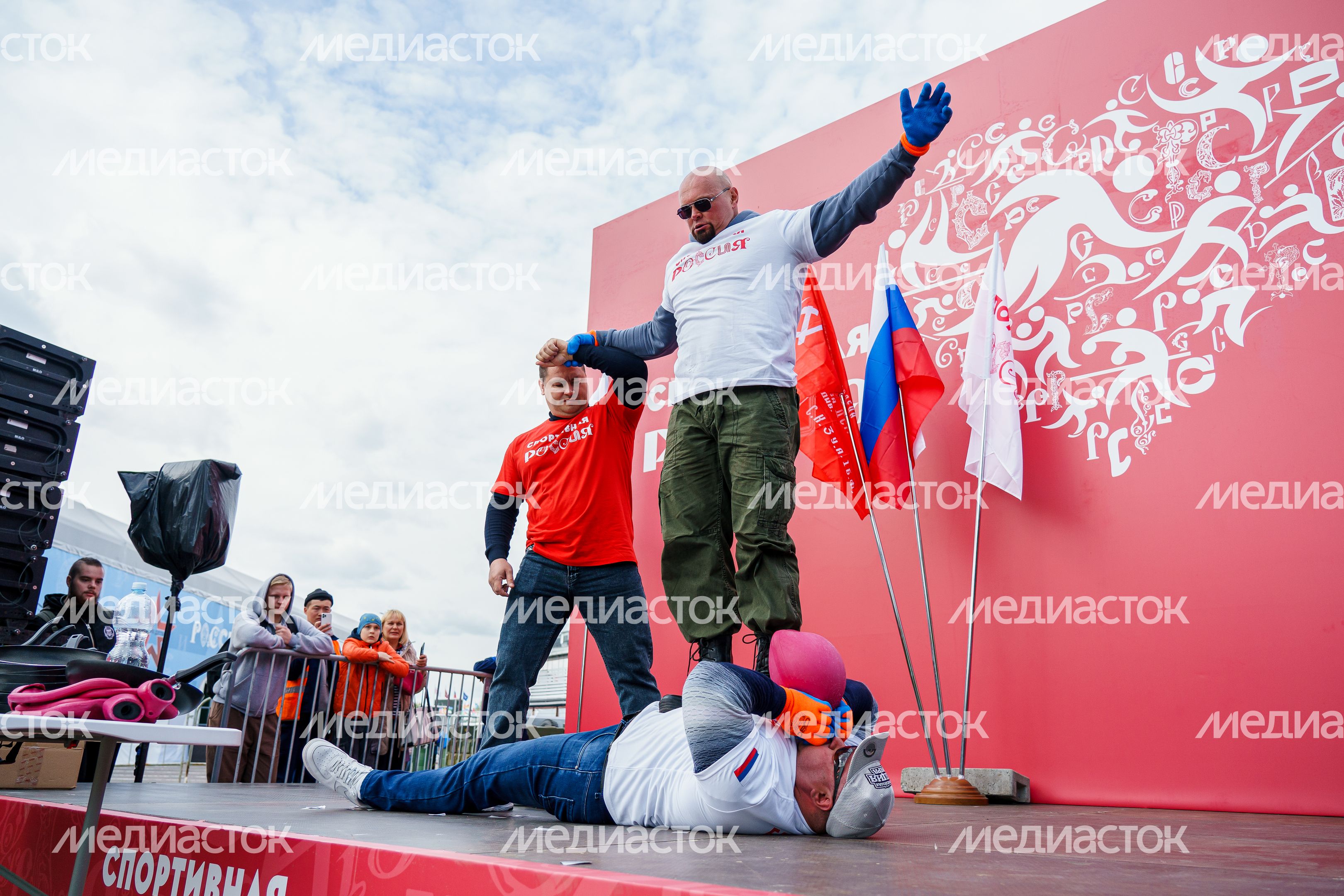 Богатыри на международной выставке-форуме "Россия" Богатыри на международной выставке-форуме "Россия"