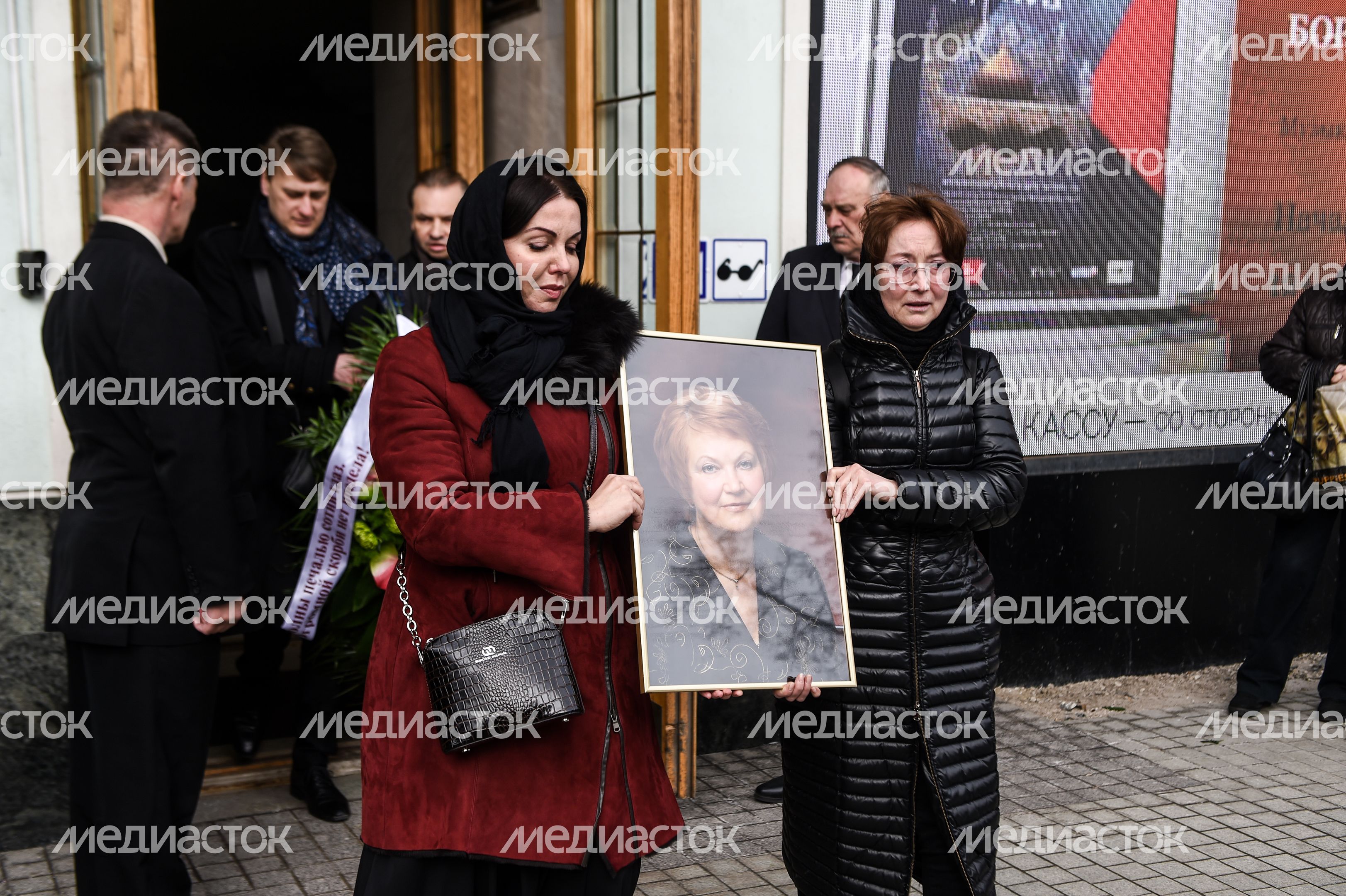 Церемония прощания с народной артисткой РФ Натальей Попович Церемония прощания с народной артисткой РФ Натальей Попович