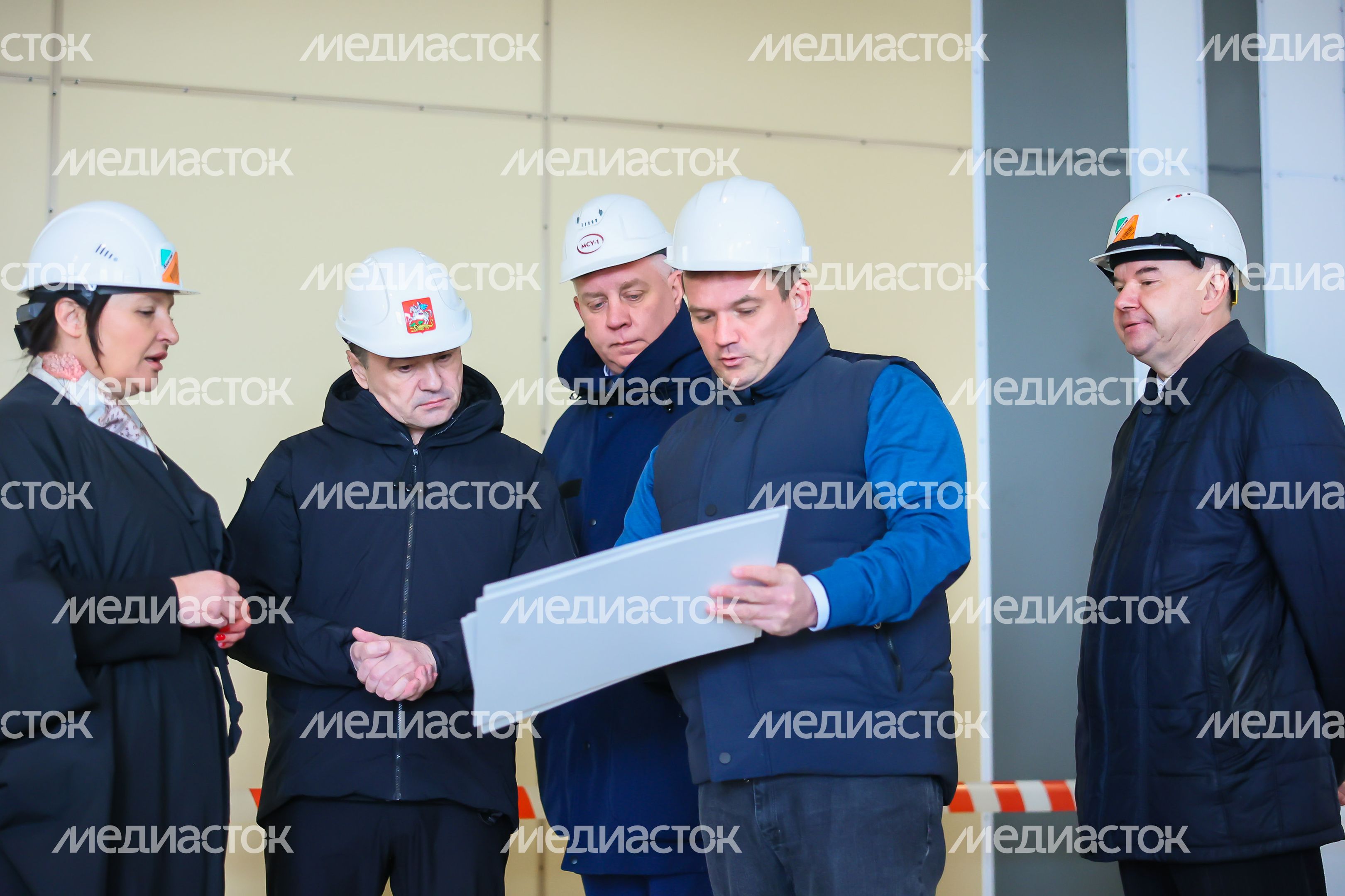 Губернатор проверил ход строительства образовательного комплекса "Авиатика" в Лобне