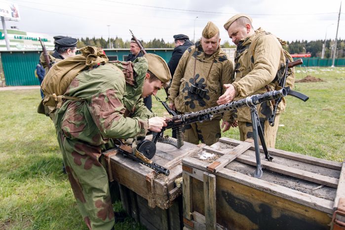 Военно-историческая реконструкция "Третий удар. Освобождение Крыма" в Музее танка Т-34