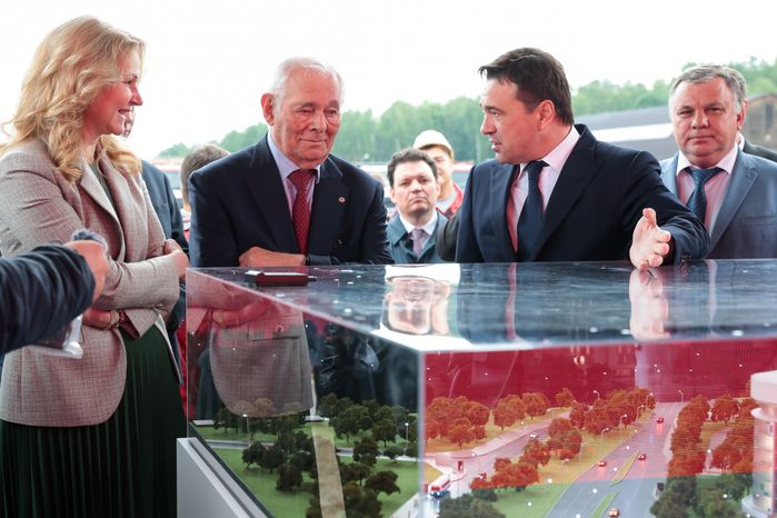 Закладка камня в основание многопрофильного детского центра «Московская областная детская больница» в Красногорске