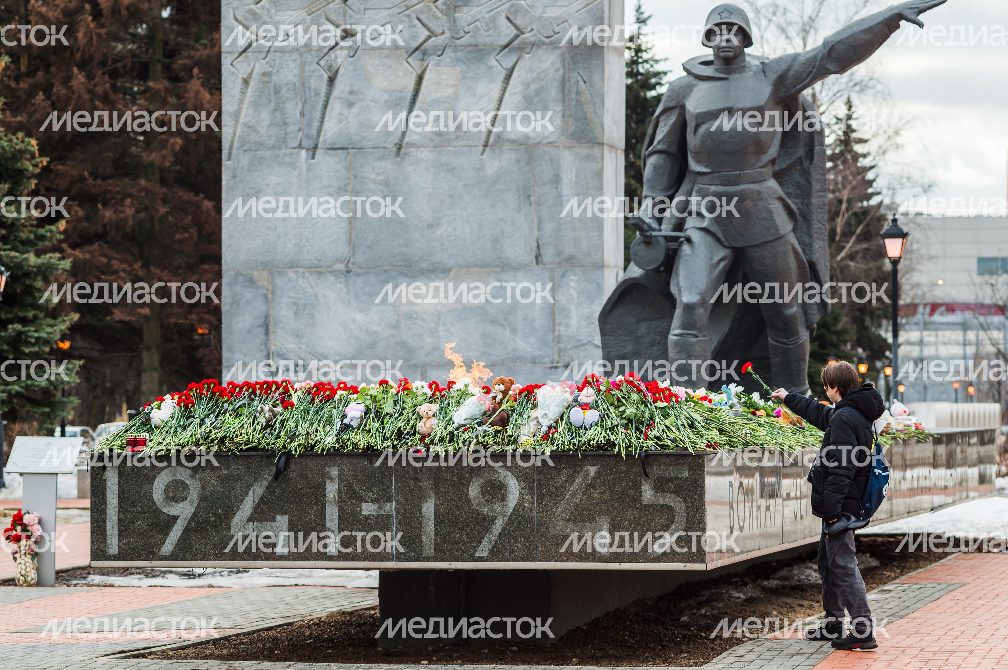 Мемориал памяти погибших в "Крокус Сити Холле" в Балашихе