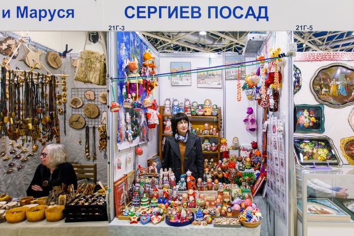 Предметы народных художественных промыслов на выставке «Ладья. Зимняя сказка 2024»