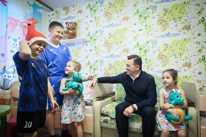 Андрей Воробьев поздравил с Новым годом и наступающим Рождеством семью Александра Сычева, погибшего в ходе спецоперации